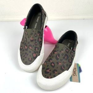 TOMS Women’s Olive Abstract Leopard Canvas Fenix Slip-On Sneaker Shoe